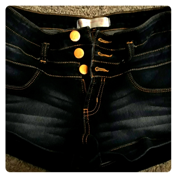 Shorts - Picture 1 of 2